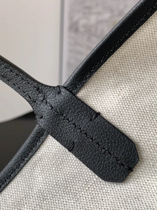 Men's handbag size: 35x39x14cm