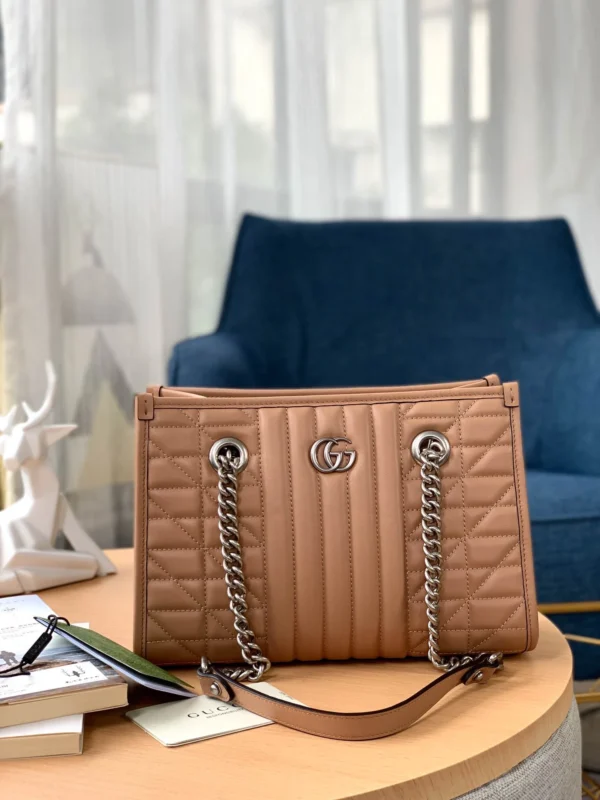 Marmont Collection Size:681483 Size:26.5X19X11cm