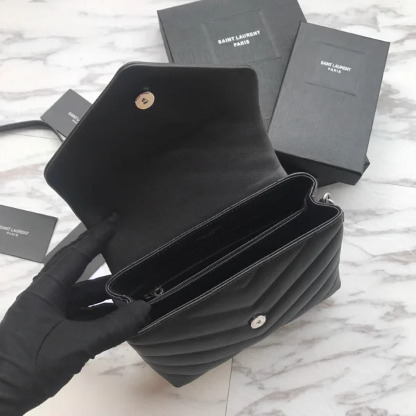 Crossbody bag Size：20x7x15cm Code：392255