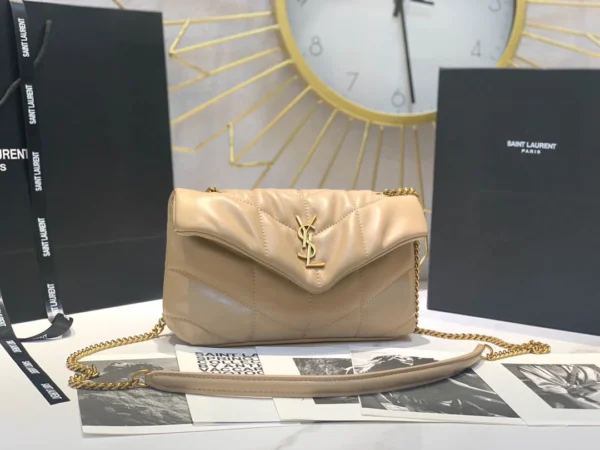 LOULOU PUFFER Lambskin bag Size: 23x15.5x5.8cm Model: 620333