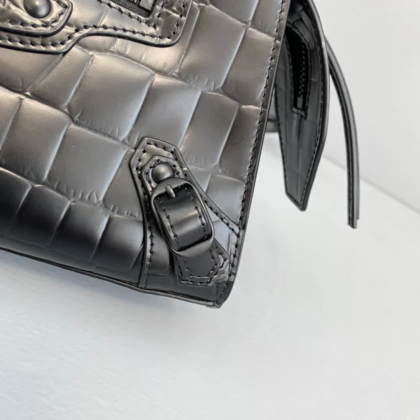 Balenciag Neo Classic Motorcycle Bag Size: 1992 Size: 16.5*22*9*14.5cm