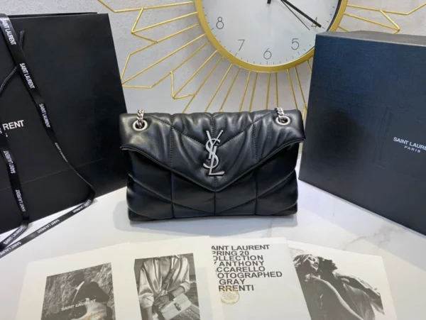 Lambskin bag Size:29x17x11cm Model:577476