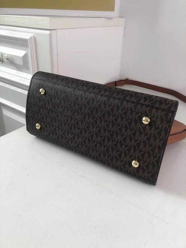 Mk Avril Model:2115 Length:28 Height:22 Width:14