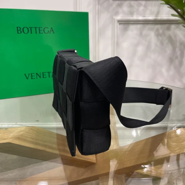 BV Bottega Veneta bag Size: 26x6cm Black