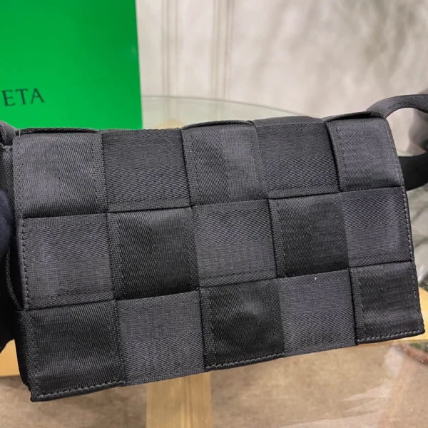 BV Bottega Veneta bag Size: 26x6cm Black