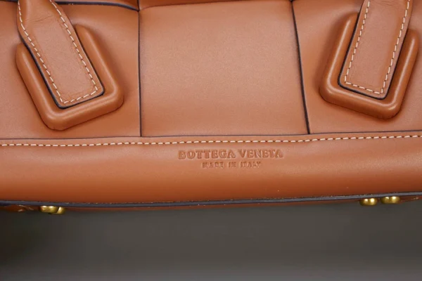 BV Bottega Veneta Arco33 Series Bag Size: 33x21cm