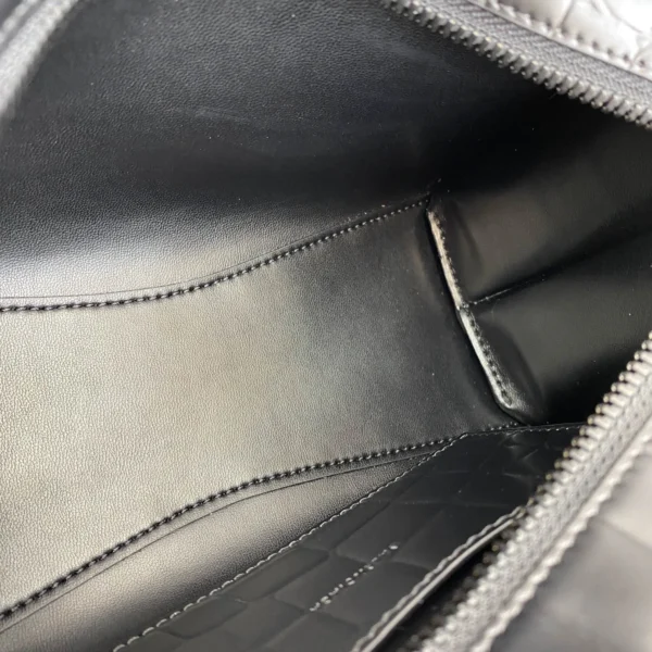 Balenciag Neo Classic Motorcycle Bag Size: 1992 Size: 16.5*22*9*14.5cm