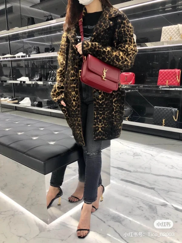 Backpack Model: 667490 Size: 15*36*14.5cm