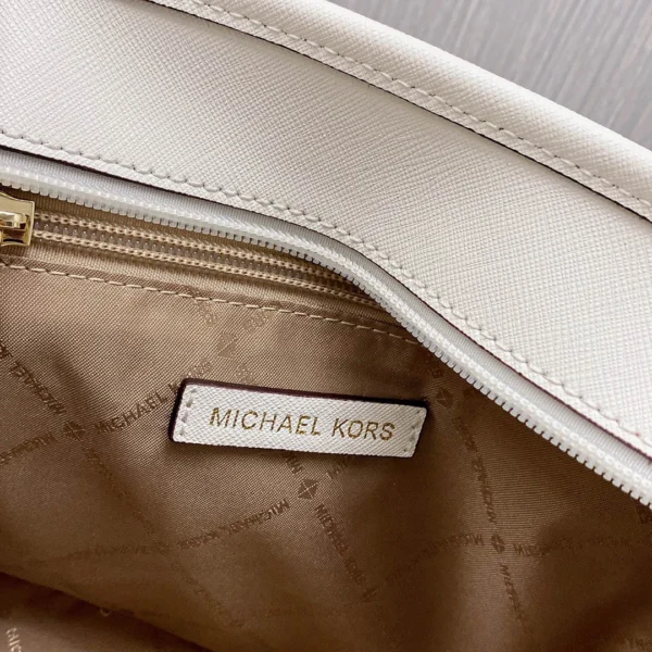 Michael kors MK jetset Size: 22cm*19cm*10cm