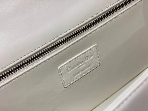 30 Montaigne Series size 25x15x8cm