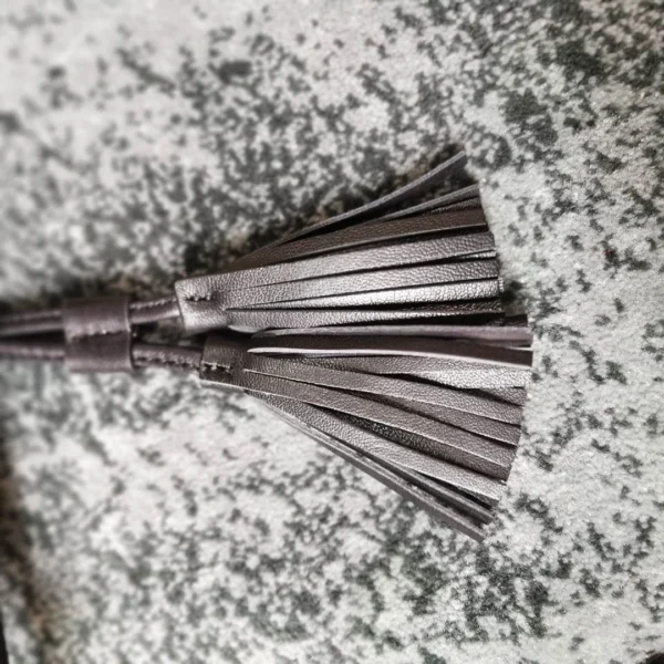 Matelasse metal chain shoulder strap with zipper pocket size: 17 2.5 9 Length: 115cm