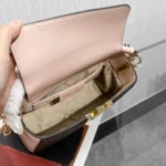 Mk Crossbody Tote Size: 21cmx9x14 Model: 340320300