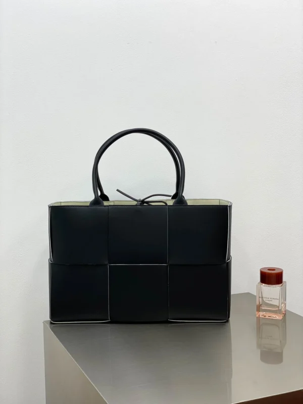 BV ARCO TOTE Handbag Size:38x25cm 609175