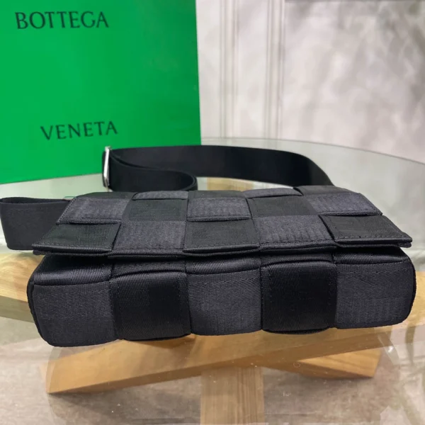 BV Bottega Veneta bag Size: 26x6cm Black