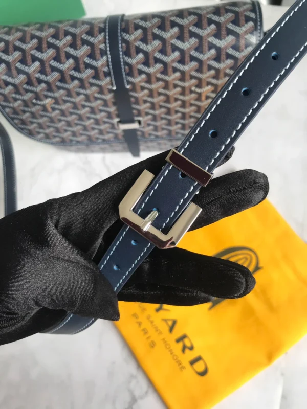 Belvdre Single Strip Messenger Bag Ref: GY020183 Size: Large 28Cm