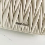 Miu Miu Casual Lambskin Size：20X15X4.5cm