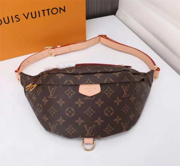 Louis Vuitton Model: 43644 Size: 37x14x13cm