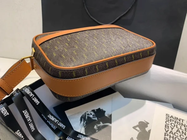 Camera bag Model：669957 Size：21.5x15x7cm