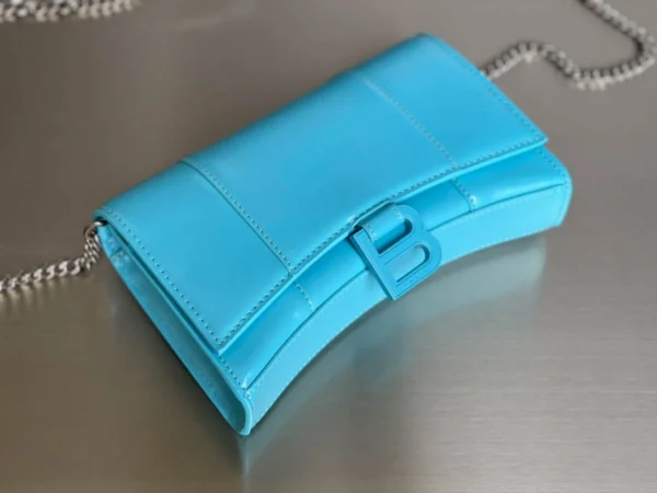 Balenciag Model: 199 Size: 19X12X5cm