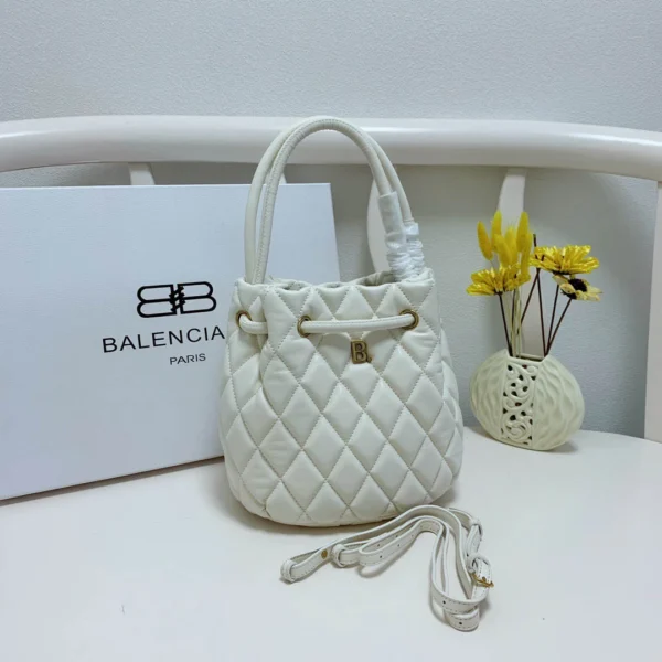 Balenciaga bucket bag Model: A98