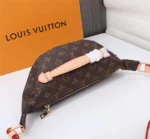 Louis Vuitton Model: 43644 Size: 37x14x13cm