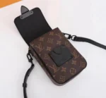 Louis Vuitton Model No. 69405 Size: 15x17x8 cm