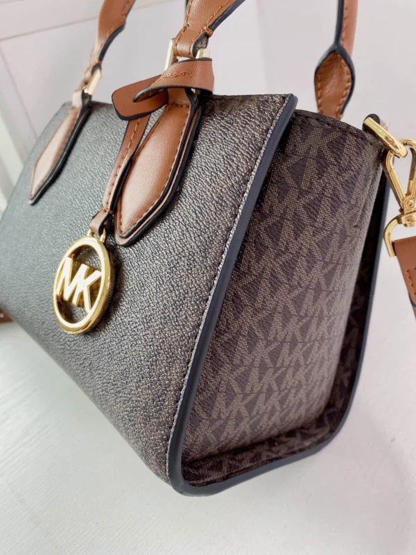 Michael kors MK jetset Size: 22cm*19cm*10cm