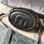 Matelasse metal chain shoulder strap with zipper pocket size: 17 2.5 9 Length: 115cm