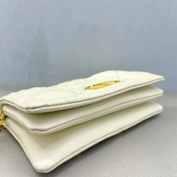 30 montaigne collection diamond rattan check