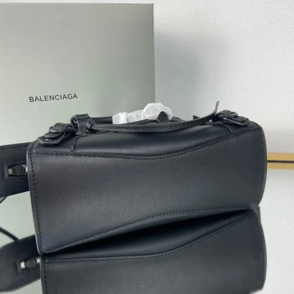 Balenciag* Neo Classic Motorcycle Bag Size: 16.5*22*9*14.5cm