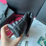 LOULOU PUFFER Lambskin bag Size：23x15.5x5.8cm Model：620333