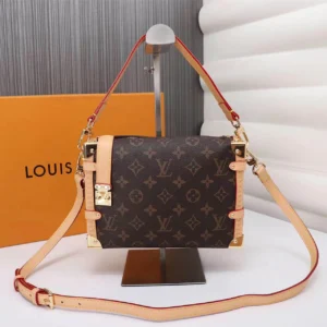 Louis Vuitton Model: 46358 Size: 23x16x6cm