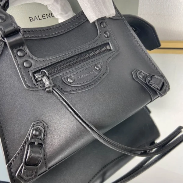 Balenciag* Neo Classic Motorcycle Bag Size: 16.5*22*9*14.5cm