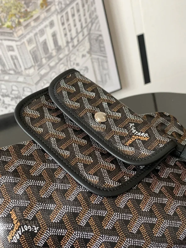 Men's handbag size: 35x39x14cm