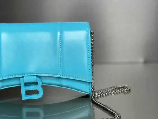 Balenciag Model: 199 Size: 19X12X5cm