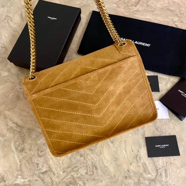 Cowhide bag Size: 28x20x8cm Code: 498894