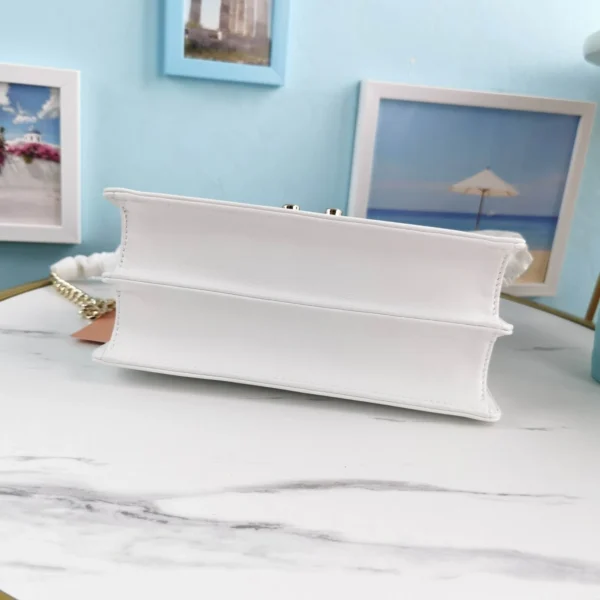 Miu Miu splicing shoulder strap Model: 5BH118B size: 20X13X5.5cm