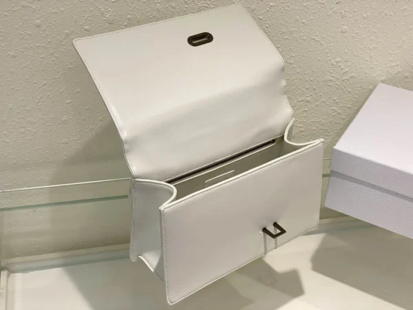 30 Montaigne Series size 25x15x8cm