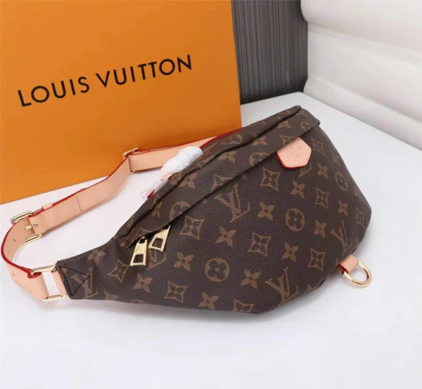 Louis Vuitton Model: 43644 Size: 37x14x13cm