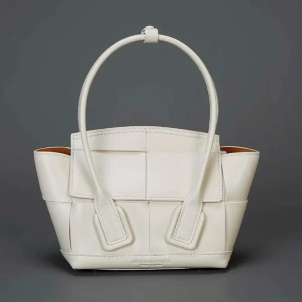 BV Bottega Veneta Arco29 Collection Bag Size: 29x22cm