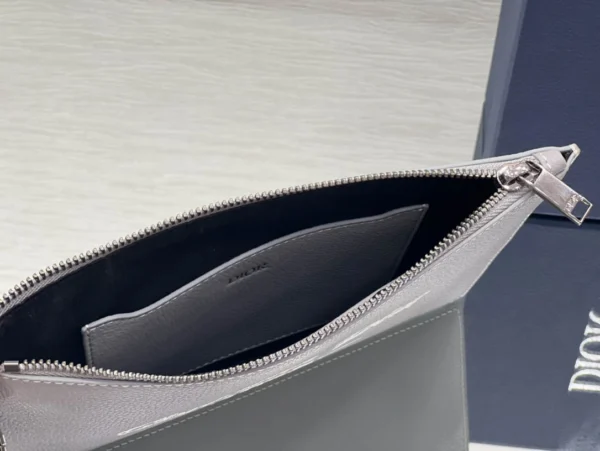 A5 Clutch Bag Ref: 2ESCA338NFS Size: 26.5 x 17.5 cm