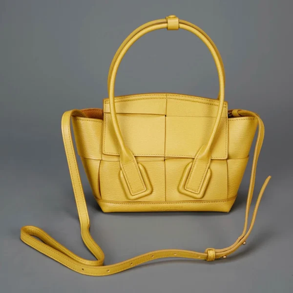 BV Bottega Veneta Arco29 series bag Size: 29x22cm