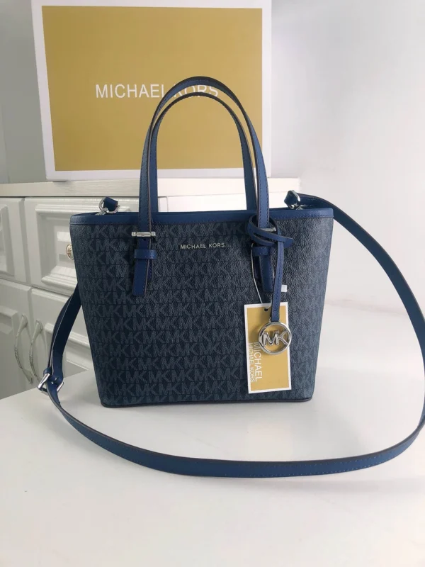 MK Model:006 Pocket:28 23Cmx19cmx11cm