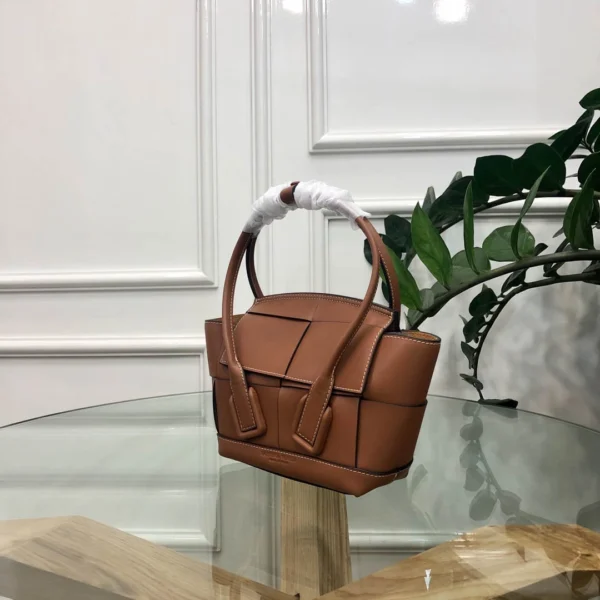 BV Arco29~mini bag Size:29x9cm