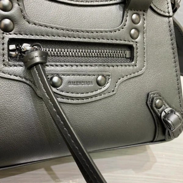 Balenciag* Neo Classic biker bag Size: 1993 Size: 13.5*18*7.5*12cm