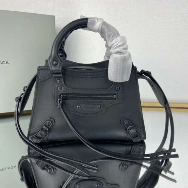 Balenciag* Neo Classic Motorcycle Bag Size: 16.5*22*9*14.5cm