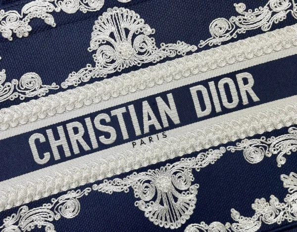 Book Tote Collection Size: 41.5cm 36cm 22cm