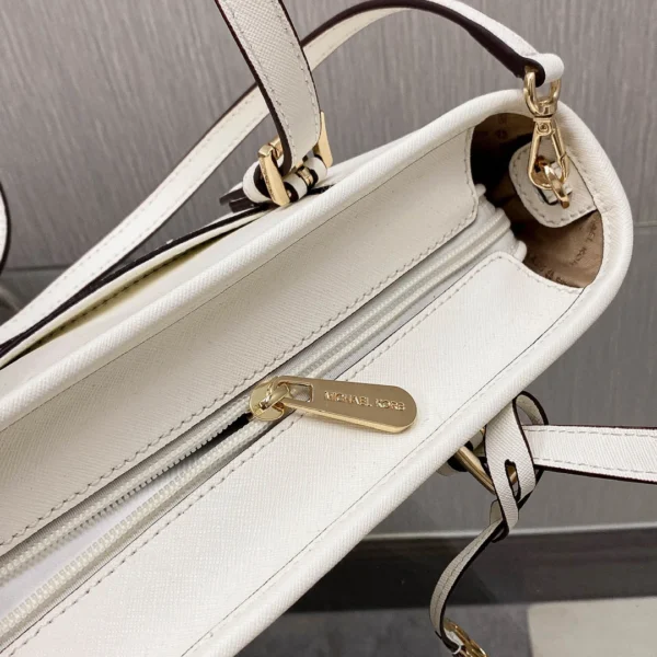 Michael kors MK jetset Size: 22cm*19cm*10cm