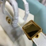 30 Montaigne Collection Ref. 9321 Size: 25x19x12 cm