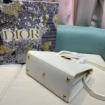 30 Montaigne Collection Ref. 9321 Size: 25x19x12 cm